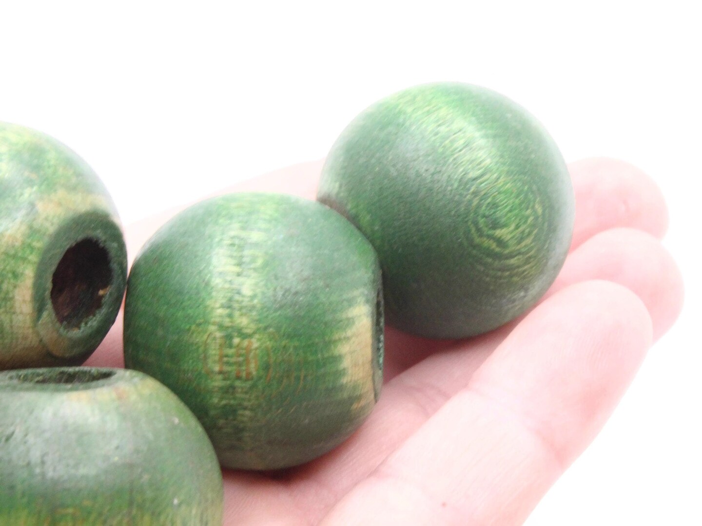 5 29mm Round Green Vintage Wood Beads