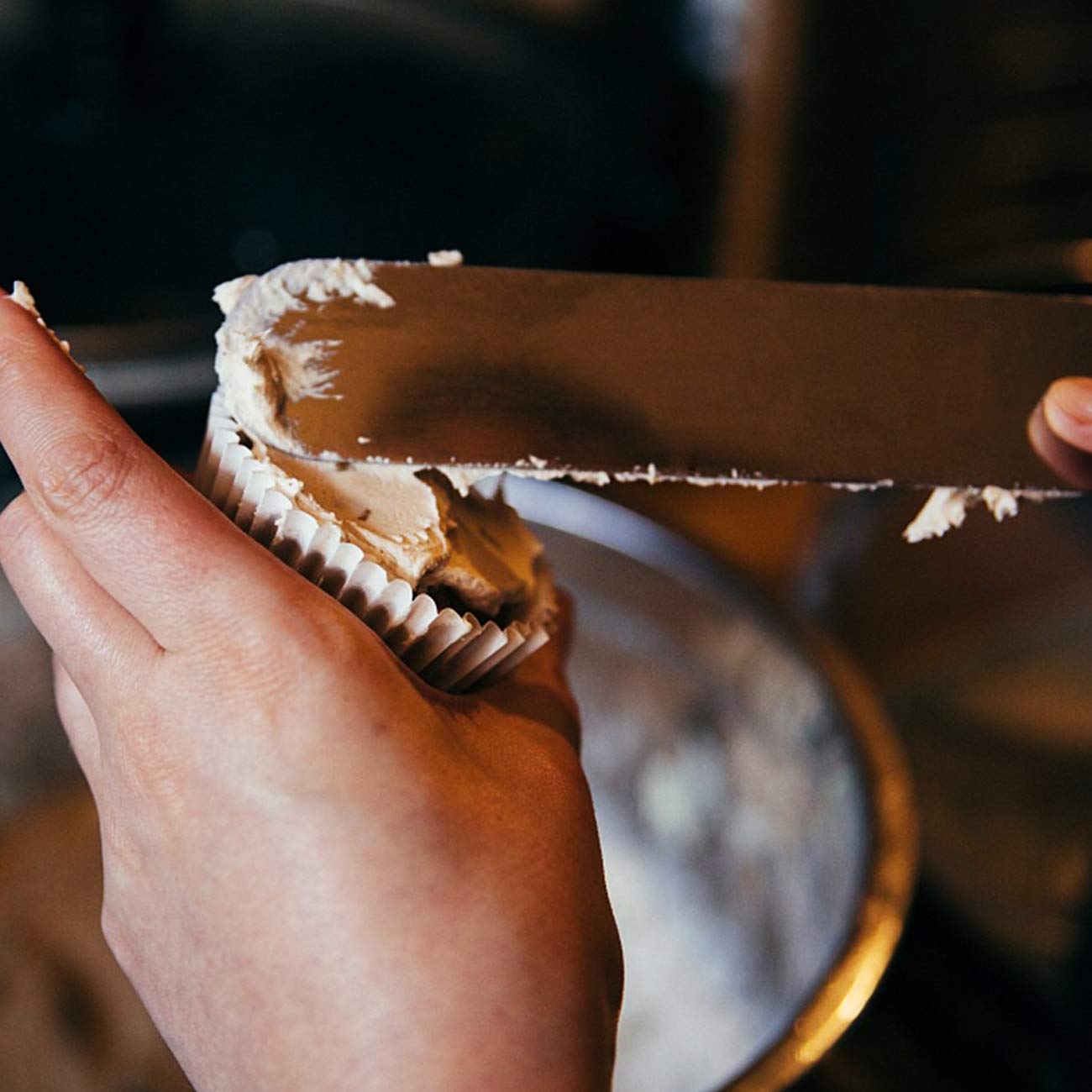 4 Pieces Straight Cake Icing Spatula Set 4” 6” 8” 10” Professional Stainless Steel Cake Decorating Frosting Spatulas with Wooden Handle (Straight)