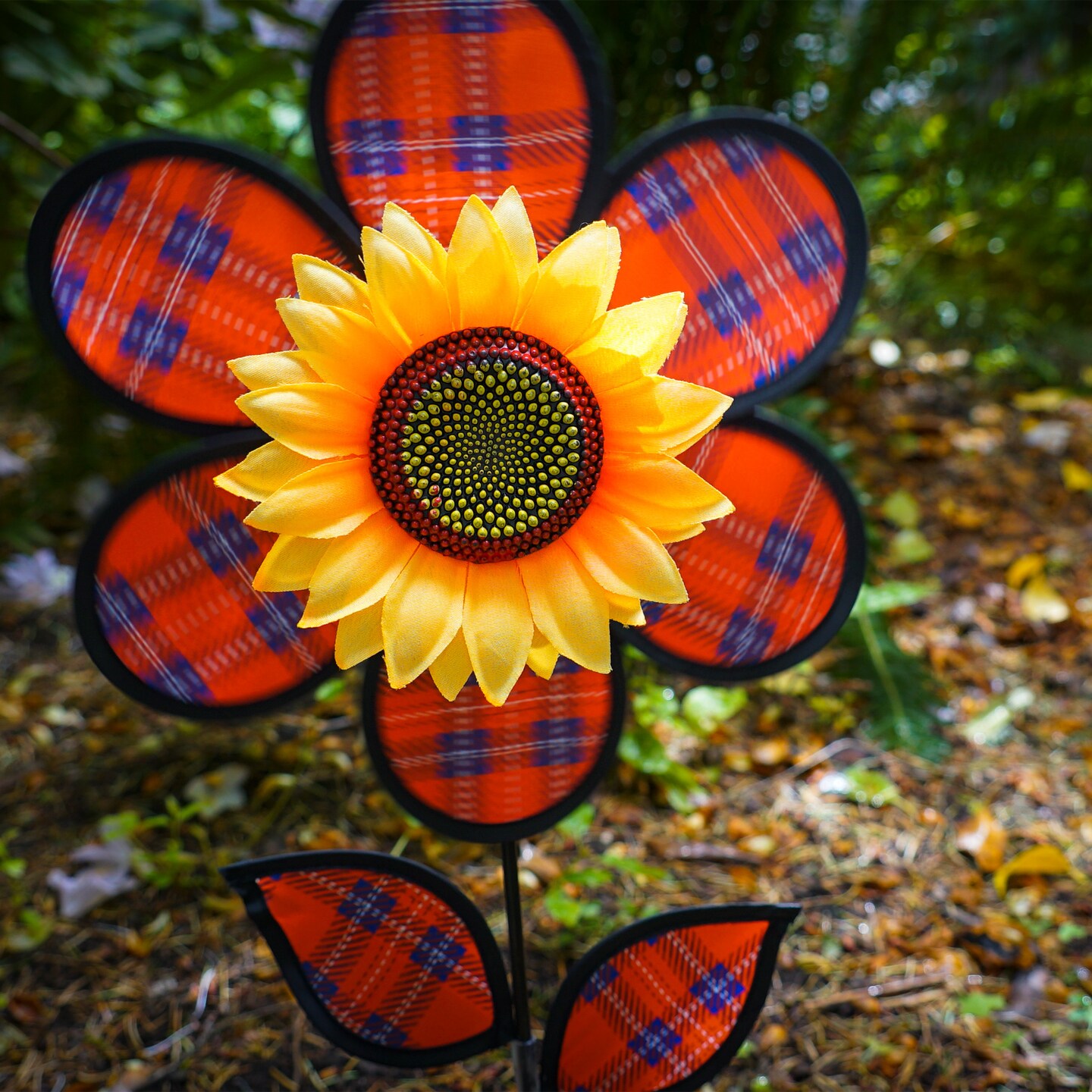 In the Breeze 2646 — 12-Inch Red Plaid Sunflower Spinner with Leaves