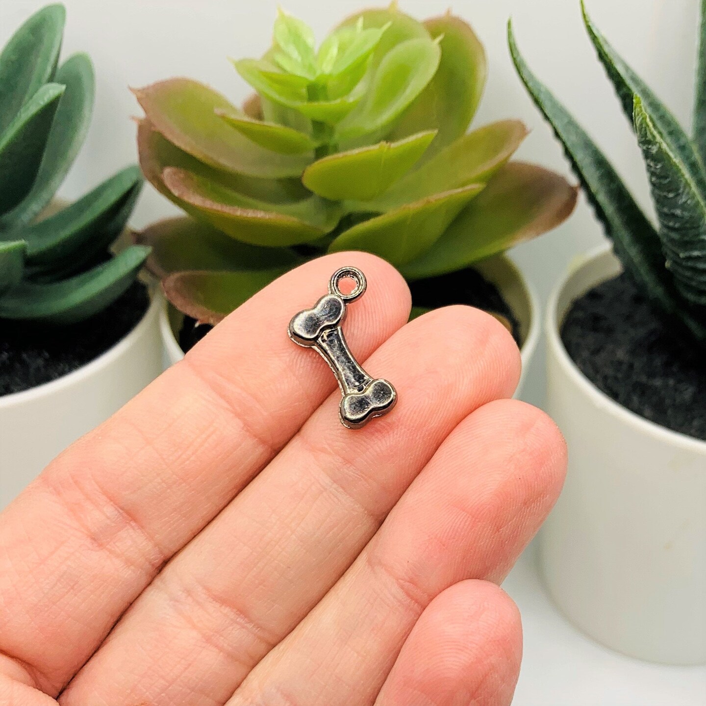 4, 20 or 50 Pieces: Gunmetal Dog Bone 3D Charms