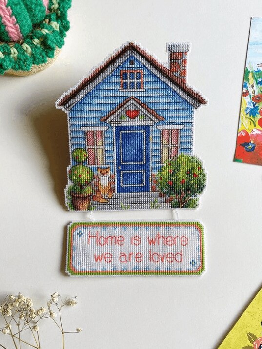 Home P-492 / SR-492 Plastic Canvas Counted Cross Stitch Kit
