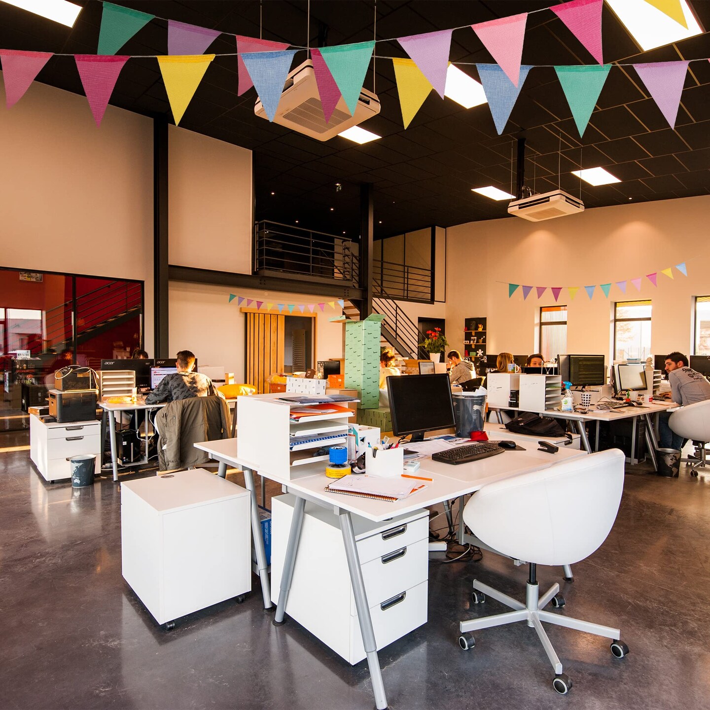 Colorful Triangle Banners for Birthdays Easter Classroom School Carnival Garland Outdoor Burlap Bunting Party Decorations 4 Strings