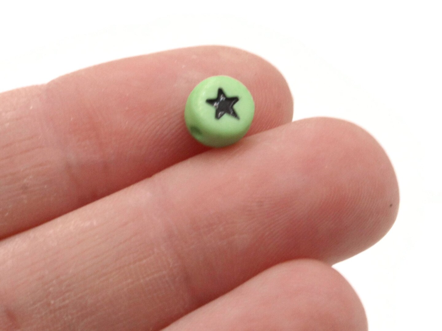 100 7mm Green Star Small Plastic Flat Round Coin Beads