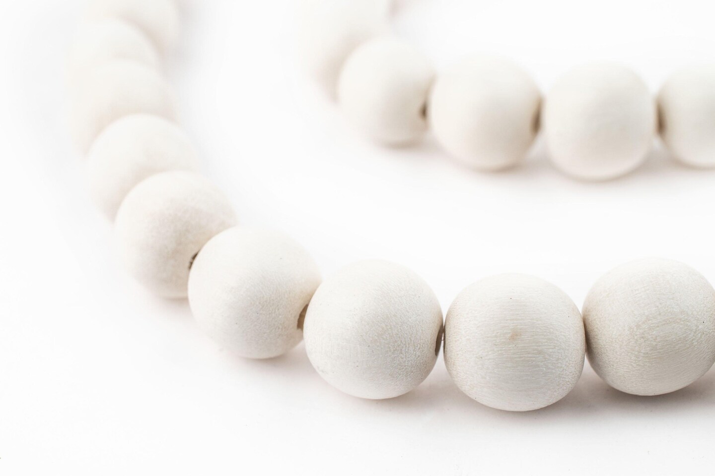 TheBeadChest 12mm Natural Round Wood Beads, Wooden Beads Loose Wood Spacer Beads for DIY Jewelry Making, 4 Sizes (8mm, 10mm, 12mm, 20mm) - White