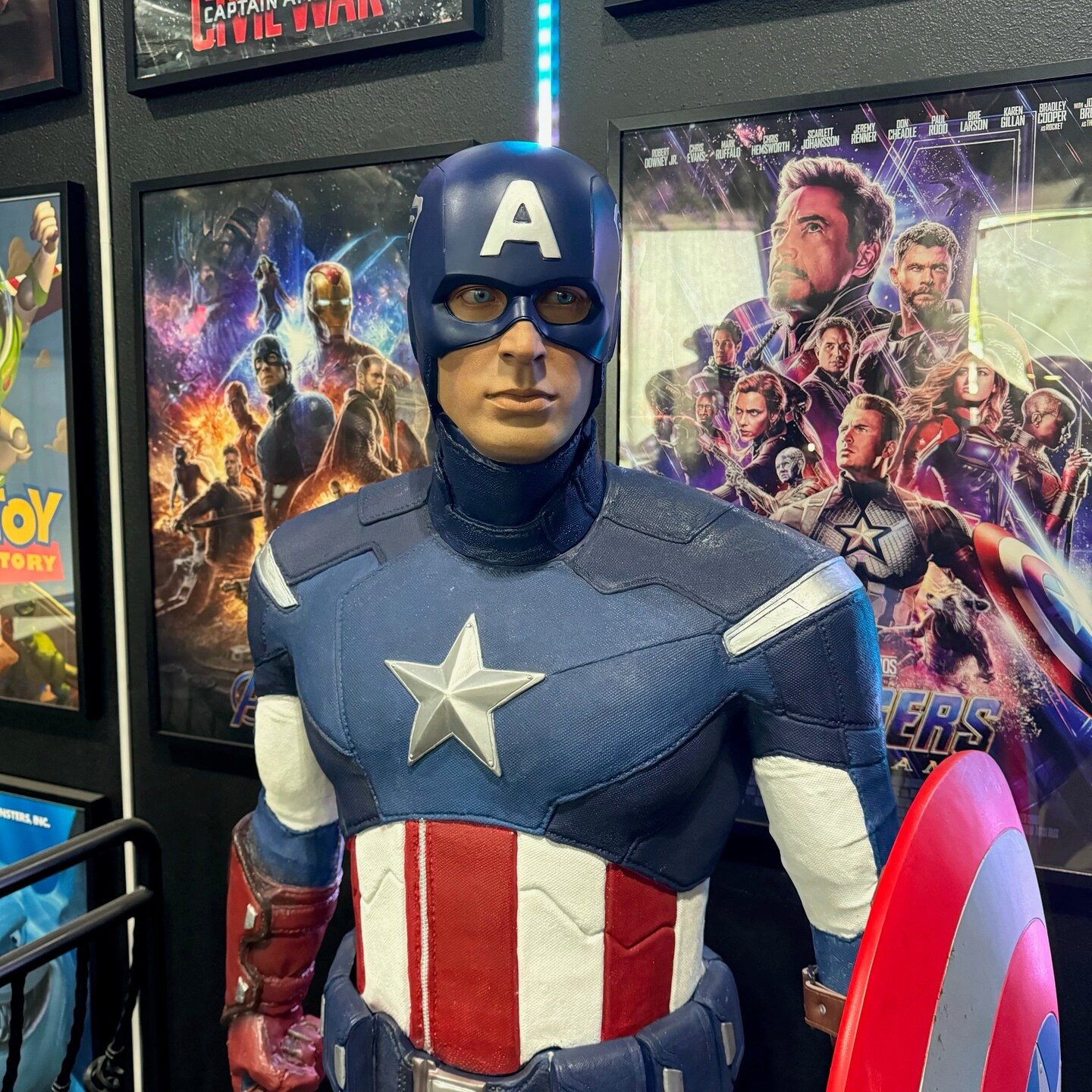 Pre-Owned Captain America Life Size Statue
