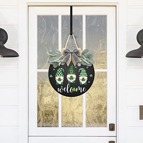 St Patrick&#x27;s Day Welcome Sign Wreath For Front Door Decor Shamrock Hanging Door Sign Gnomes Pattern With Greenery &#x26; Bow Wooden Round St Patricks Day Decoration For The Home Farmhouse Decor 12x12 Inch