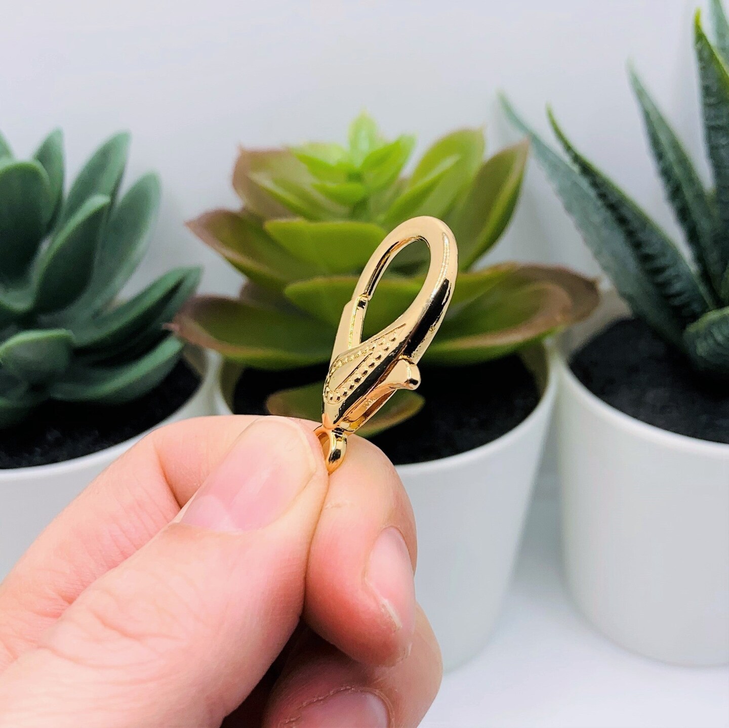 4, 20 or 50 pieces: 16 x 31 mm KC Gold/Light Gold Plated Decorative Lobster Clasps