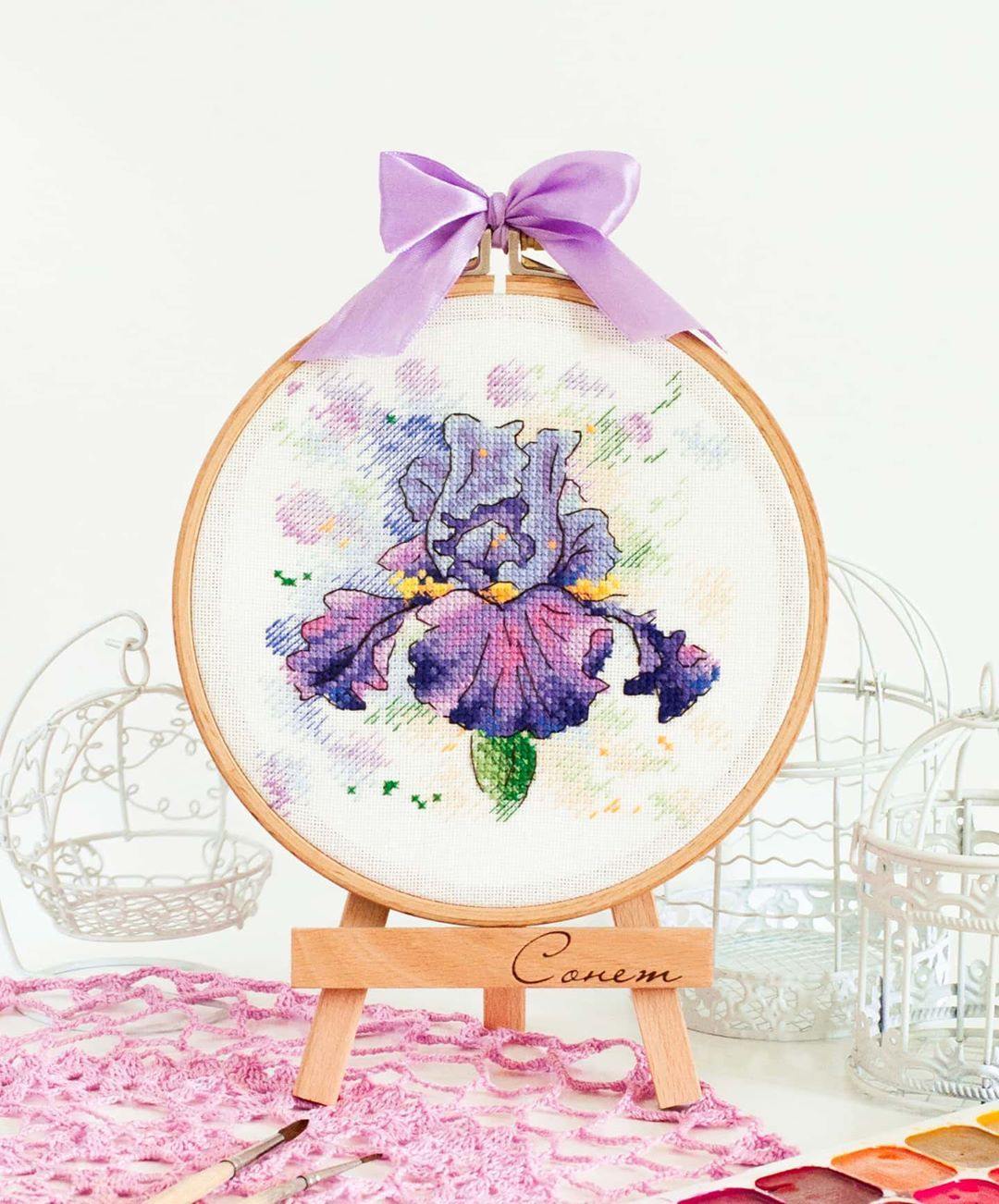 Lush Iris SM-383  Counted Cross Stitch Kit