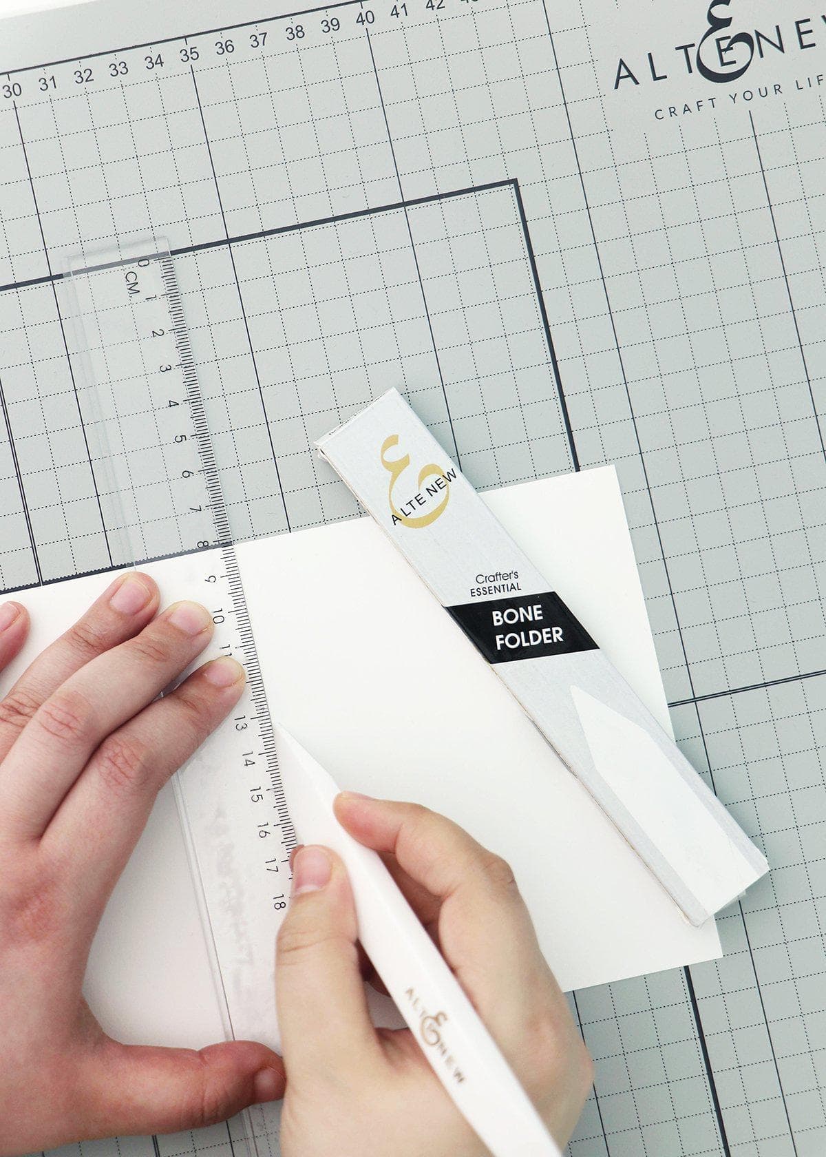 Crafter&#x27;s Essential Bone Folder