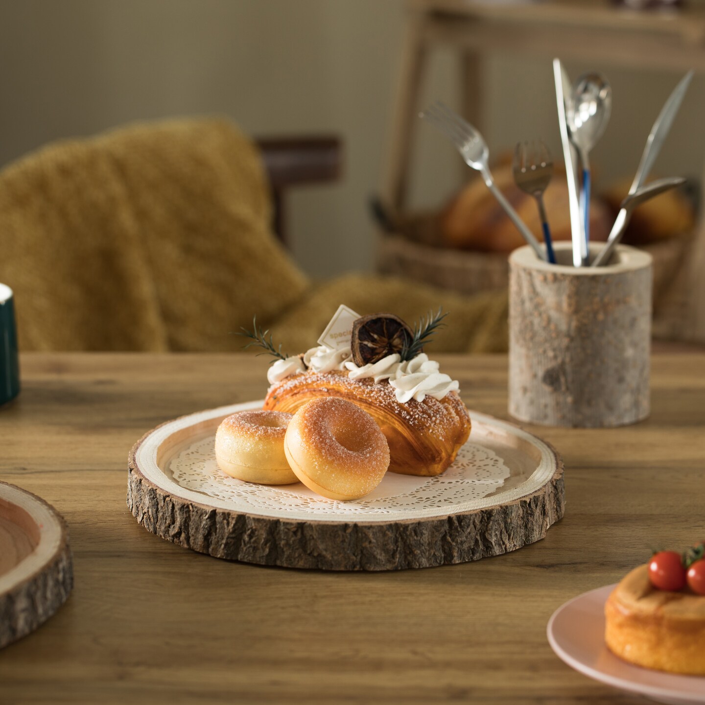 Natural Wooden Bark Round Slice Tray, Rustic Table Charger Centerpiece