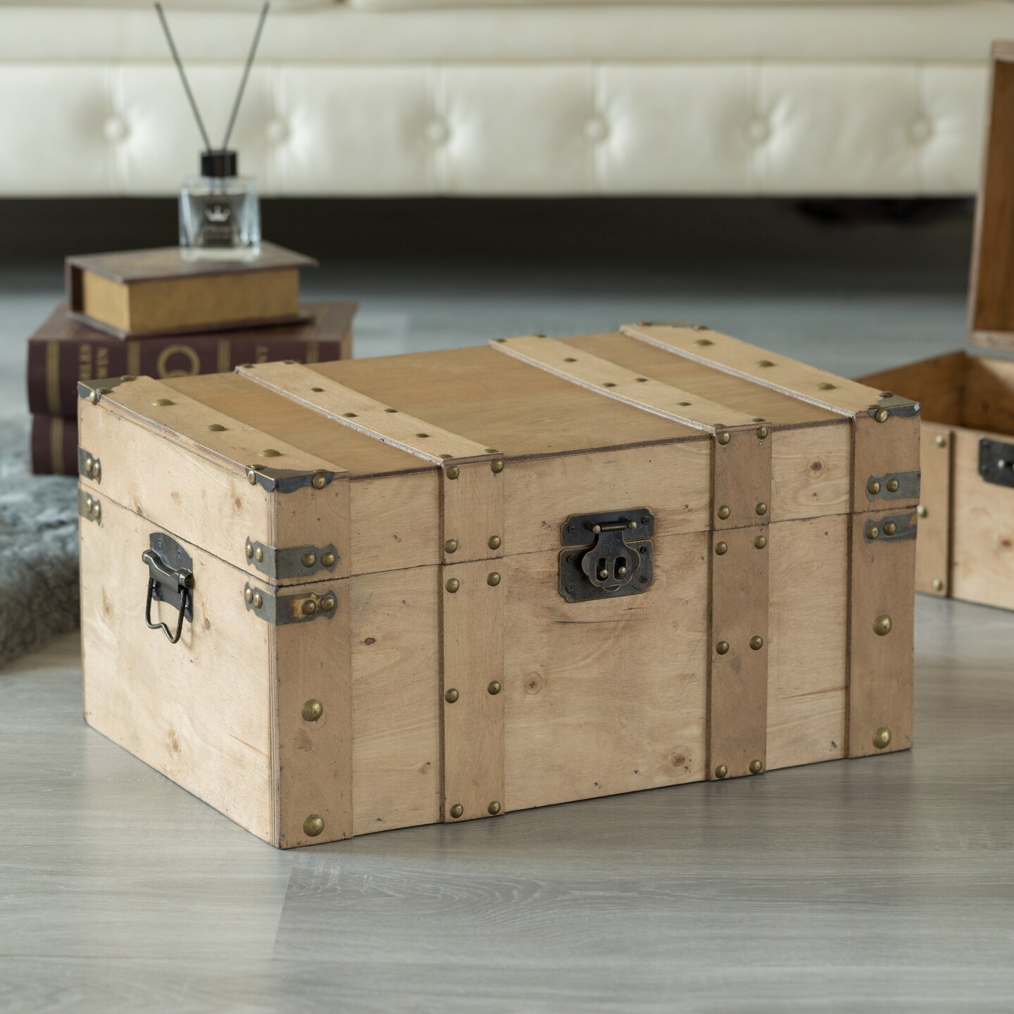 Natural Wooden Style Trunk with Handles