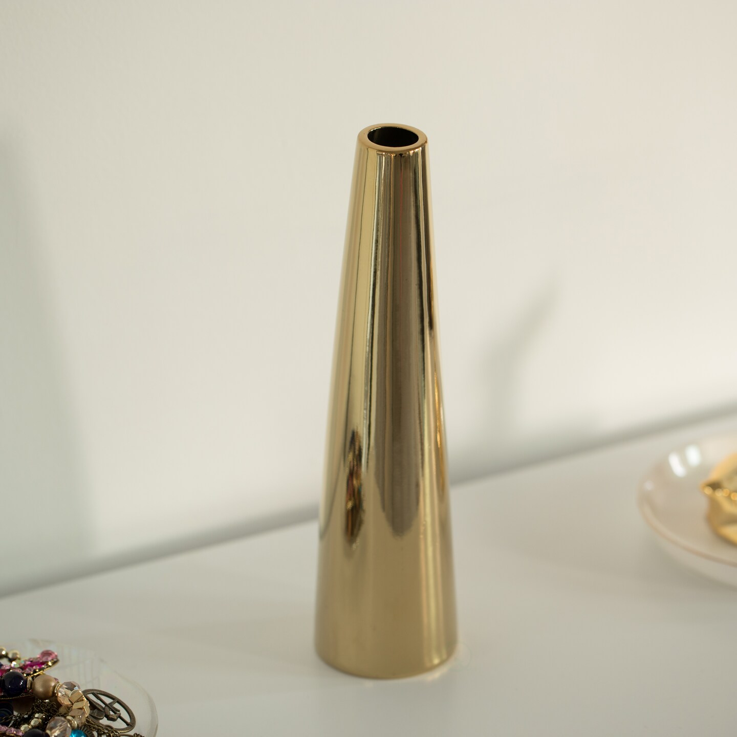 Uniquewise 8-Inch Slim Cone Ceramic Vase – Modern Decorative Centerpiece, Minimalist Flower Holder - Elegant Accent for Living Room, Office, Bedroom, Entryway, or Bathroom Decor