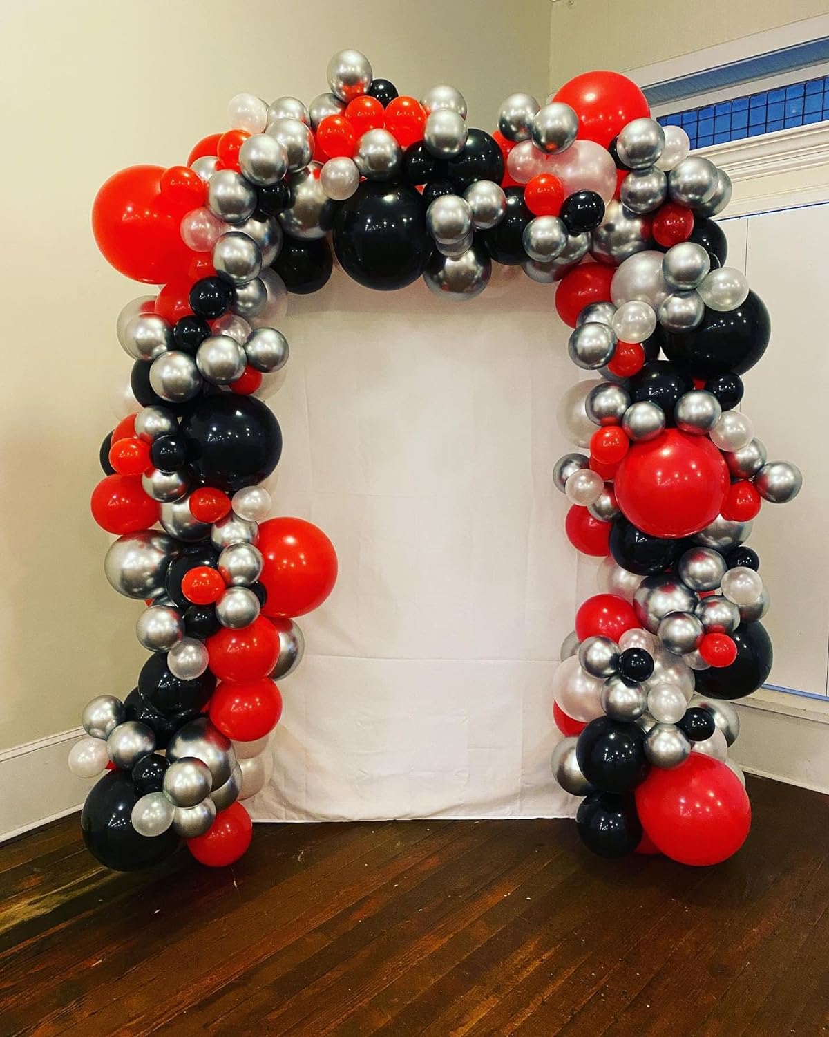 Red and Black Balloons Arch Kit, 140Pcs Matte Red Black Metallic Silver Garland kit, 18 12 10 5 Inch Different Size Balloons for Birthday Party Anniversary Wedding Graduation Prom Decorations