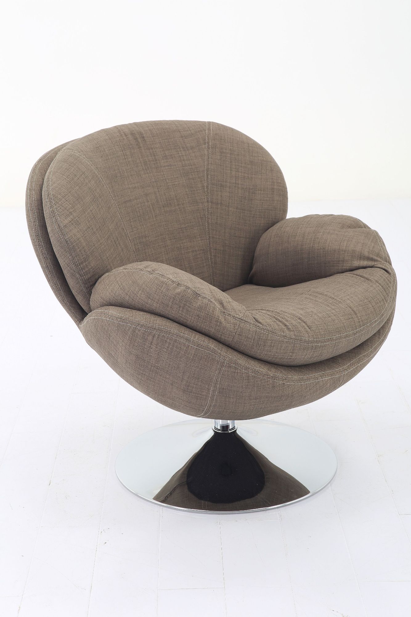 Contemporary Home Living 33.25&#x22; Brown and Silver Strand Leisure Accent Chair
