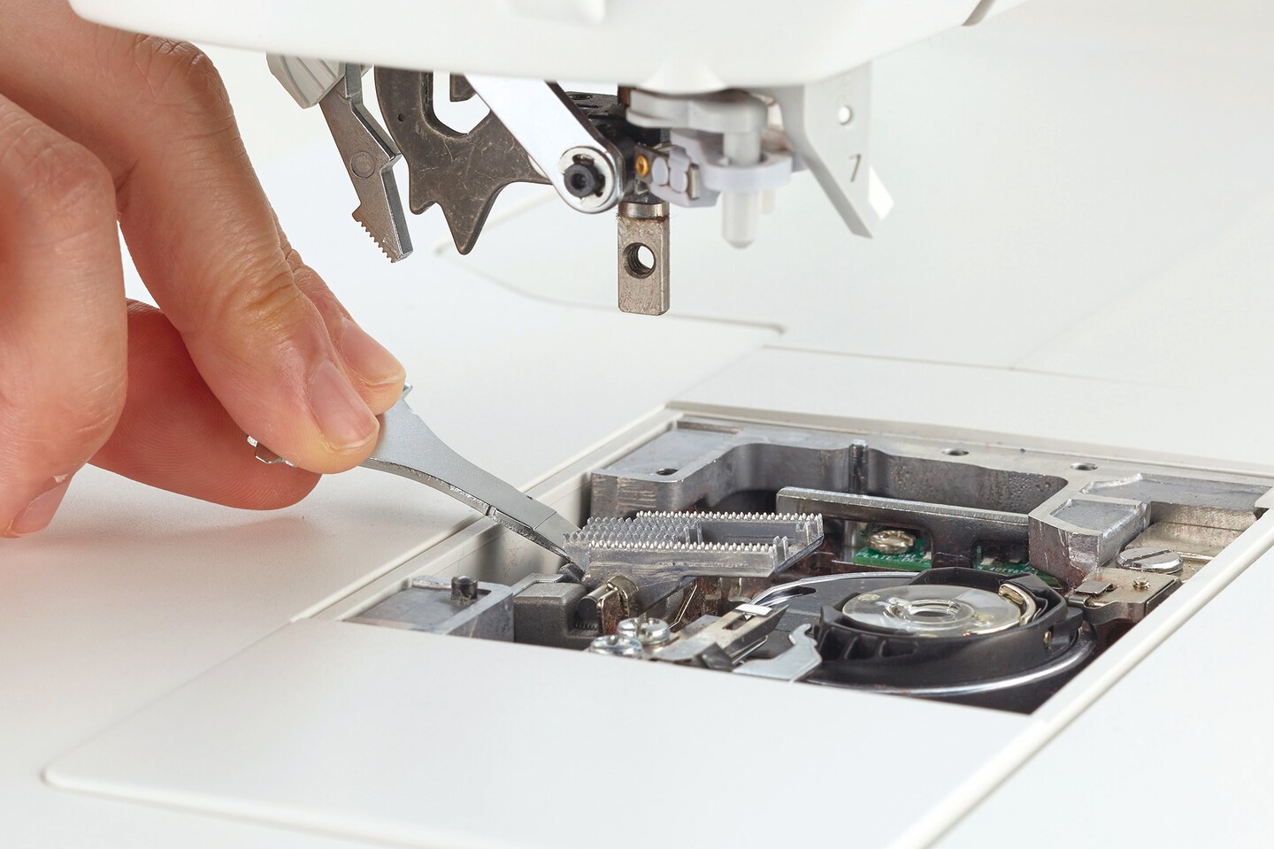 Juki HZL-NX7 Kirei Long Arm Computerized Sewing and Quilting Machine