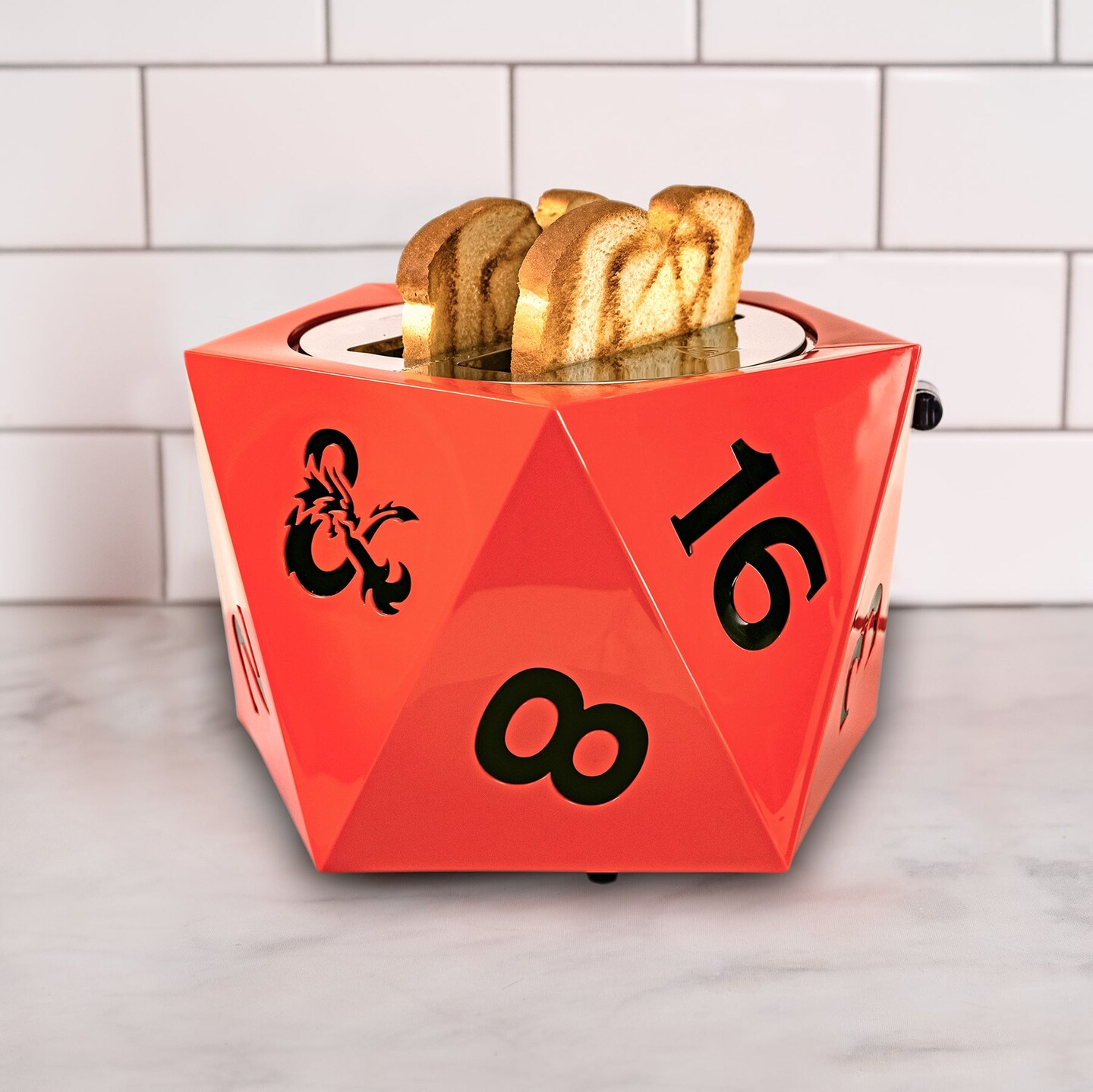 Uncanny Brands Dungeons &#x26; Dragons Halo Toaster