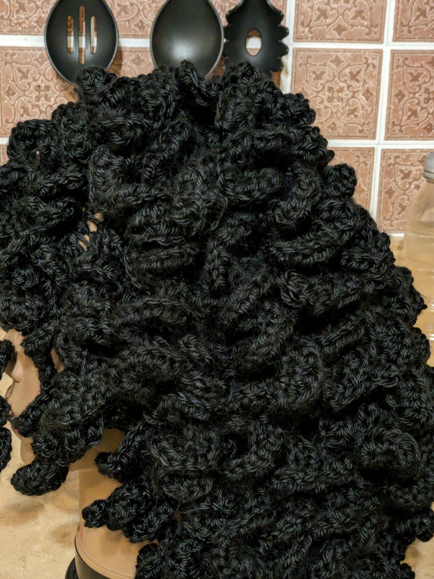 Black yarn outlet wig