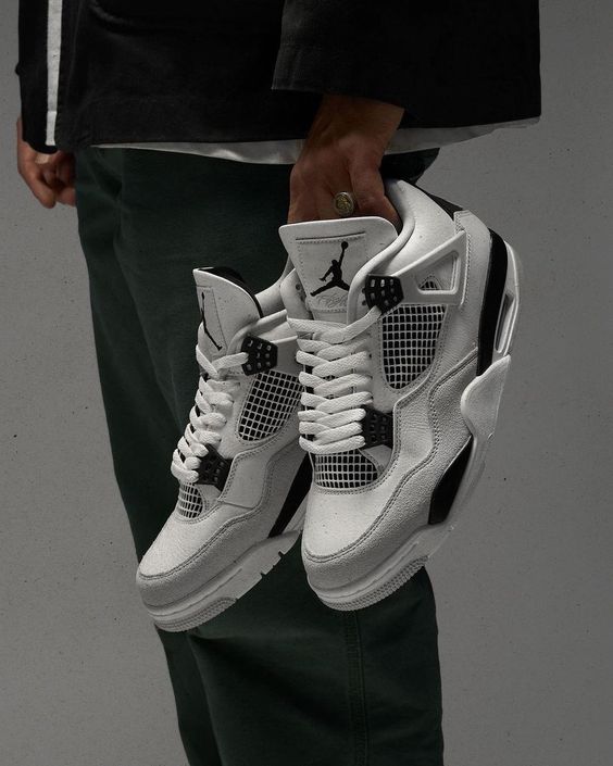 Shoes Jordan 4 Military Black