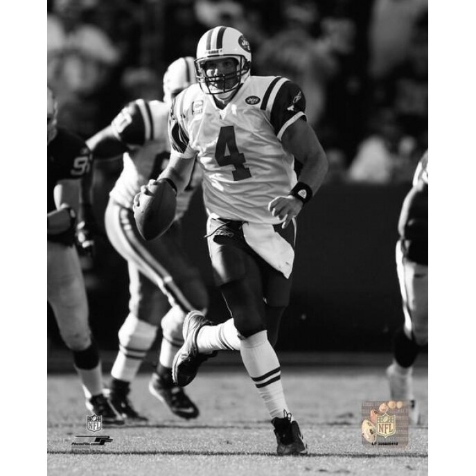 Photofile Brett Favre 2008 Action Black and White Photo Print