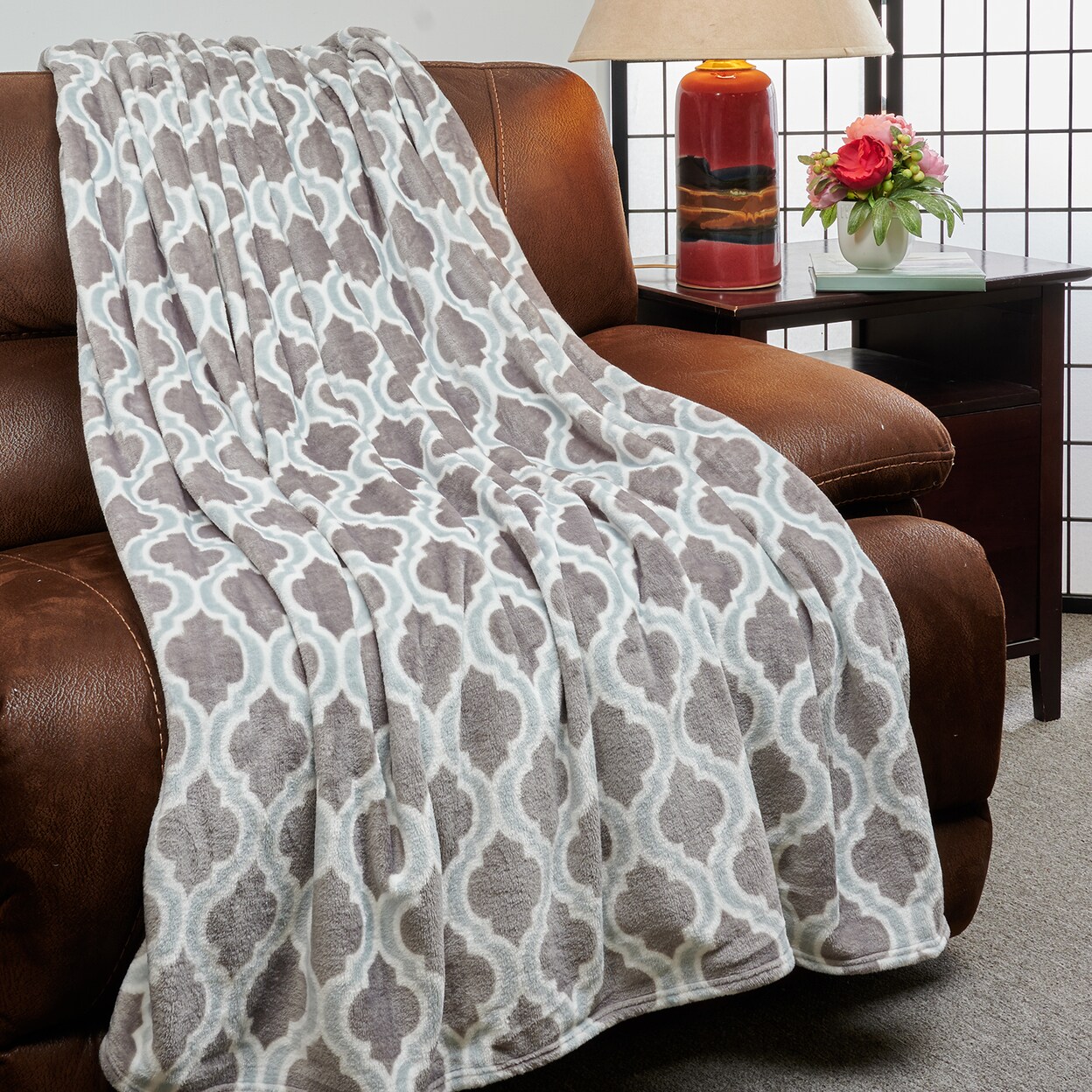 Kathy Ireland   Flannel Fleece Plush Blanket