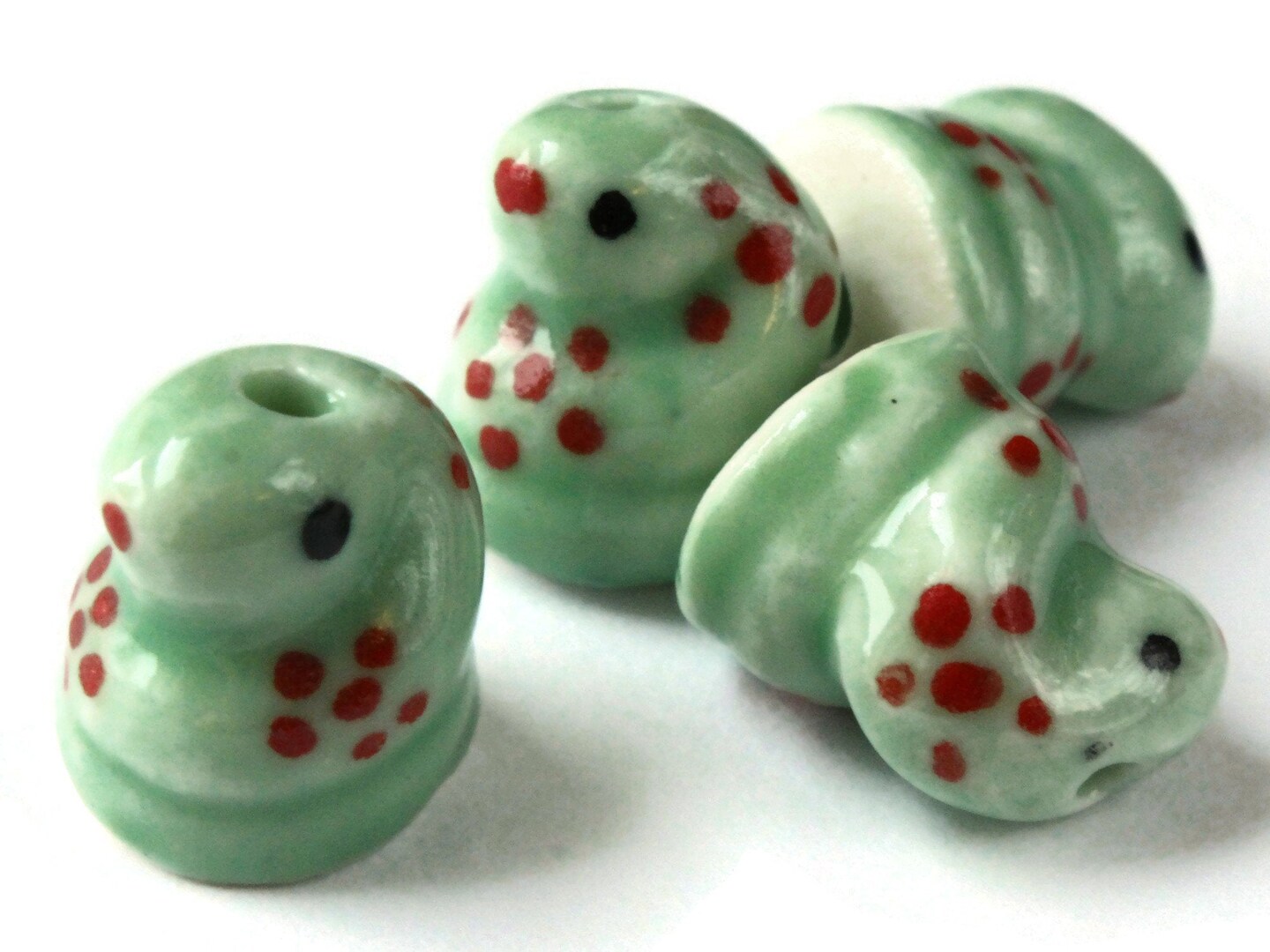 17mm Green Spotted Porcelain Snake Beads