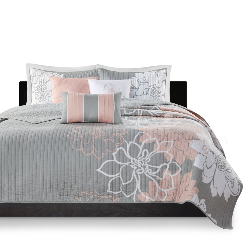 Gracie Mills   Glenda 6-Piece Reversible Cotton Printed Quilt Set with Throw Pillows - GRACE-3146