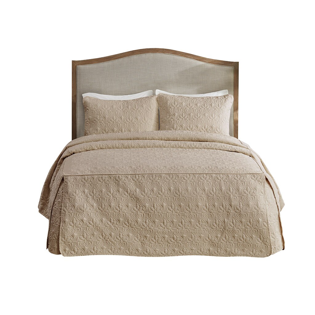 Gracie Mills   Sandy 3 Piece Split Corner Classic Pleated Quilted Bedspread Set - GRACE-12667