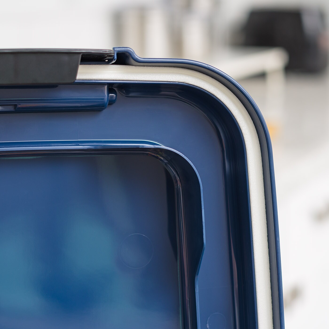 IRIS USA 40lbs+14lbs+scoop Airtight Pet Food Storage Container Combo with Casters