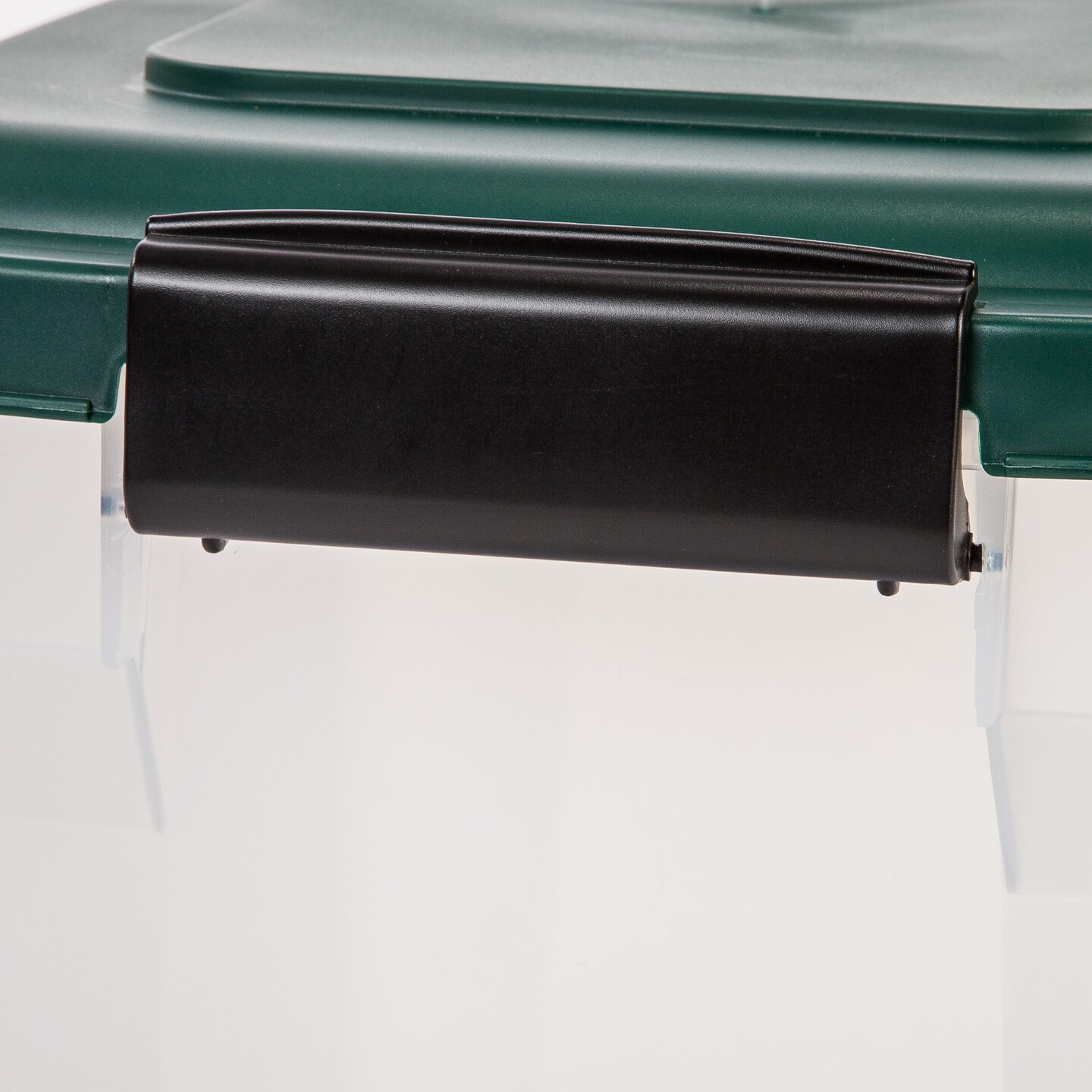 IRIS USA 22 Lbs / 28 Qt WeatherPro Airtight Dog Food Storage Container with Attachable Casters, For Dog Cat Bird and Other Pet Food Storage Bin, Keep Fresh, Translucent Body, Green