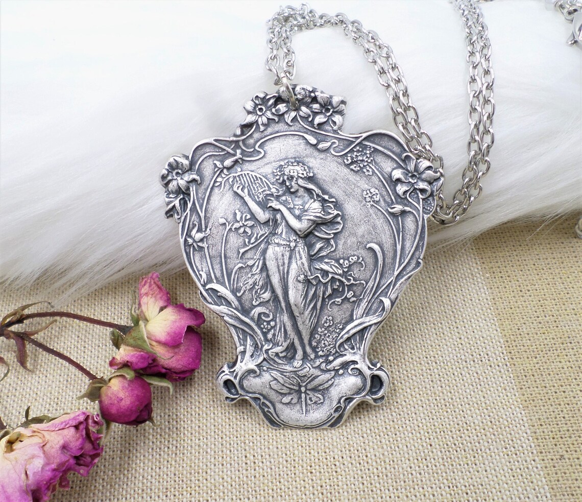 ART NOUVEAU Silver newest LOCKET Pendant Necklace