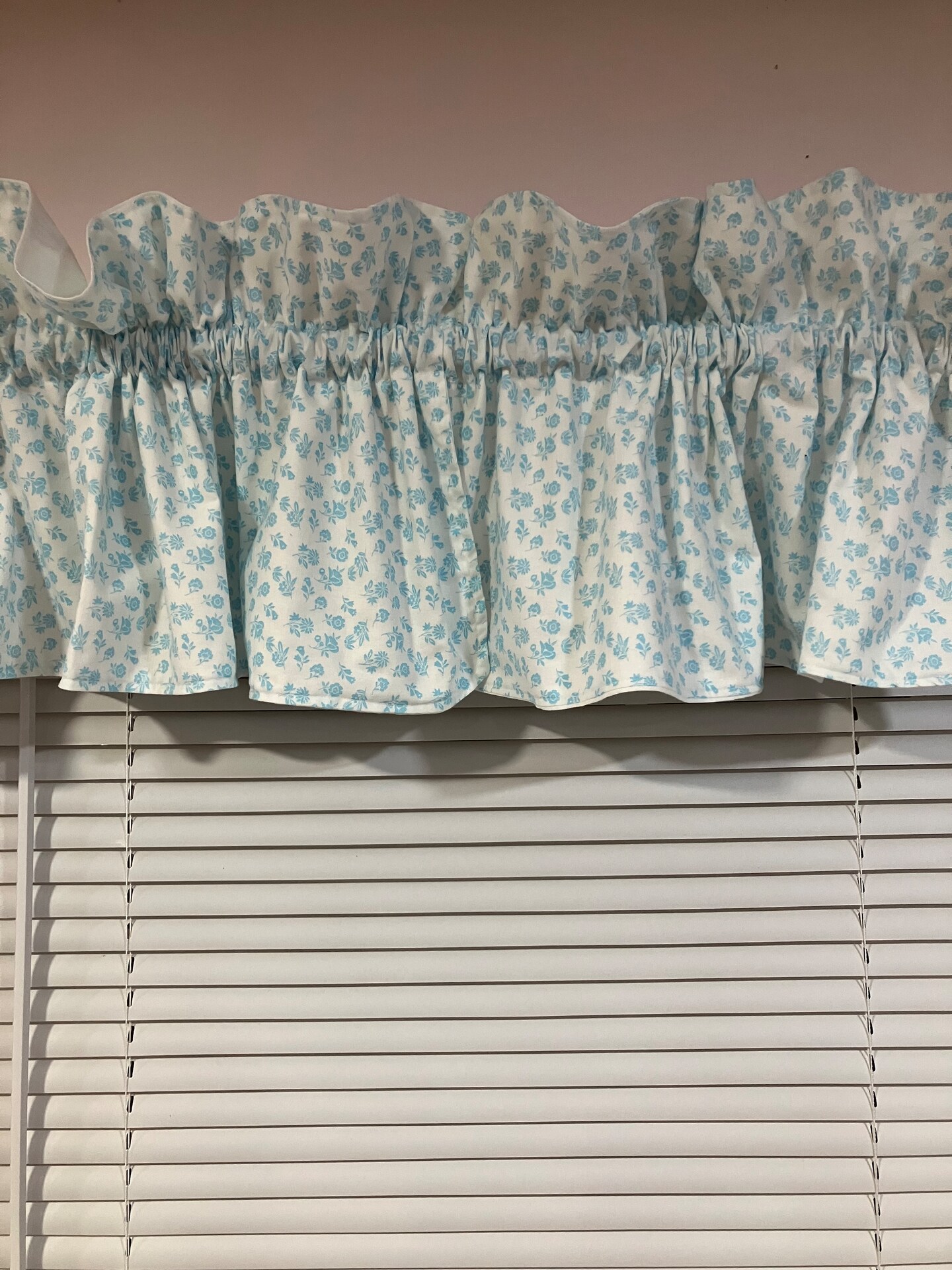 product name is Pioneer Woman Print on White Cotton Valance