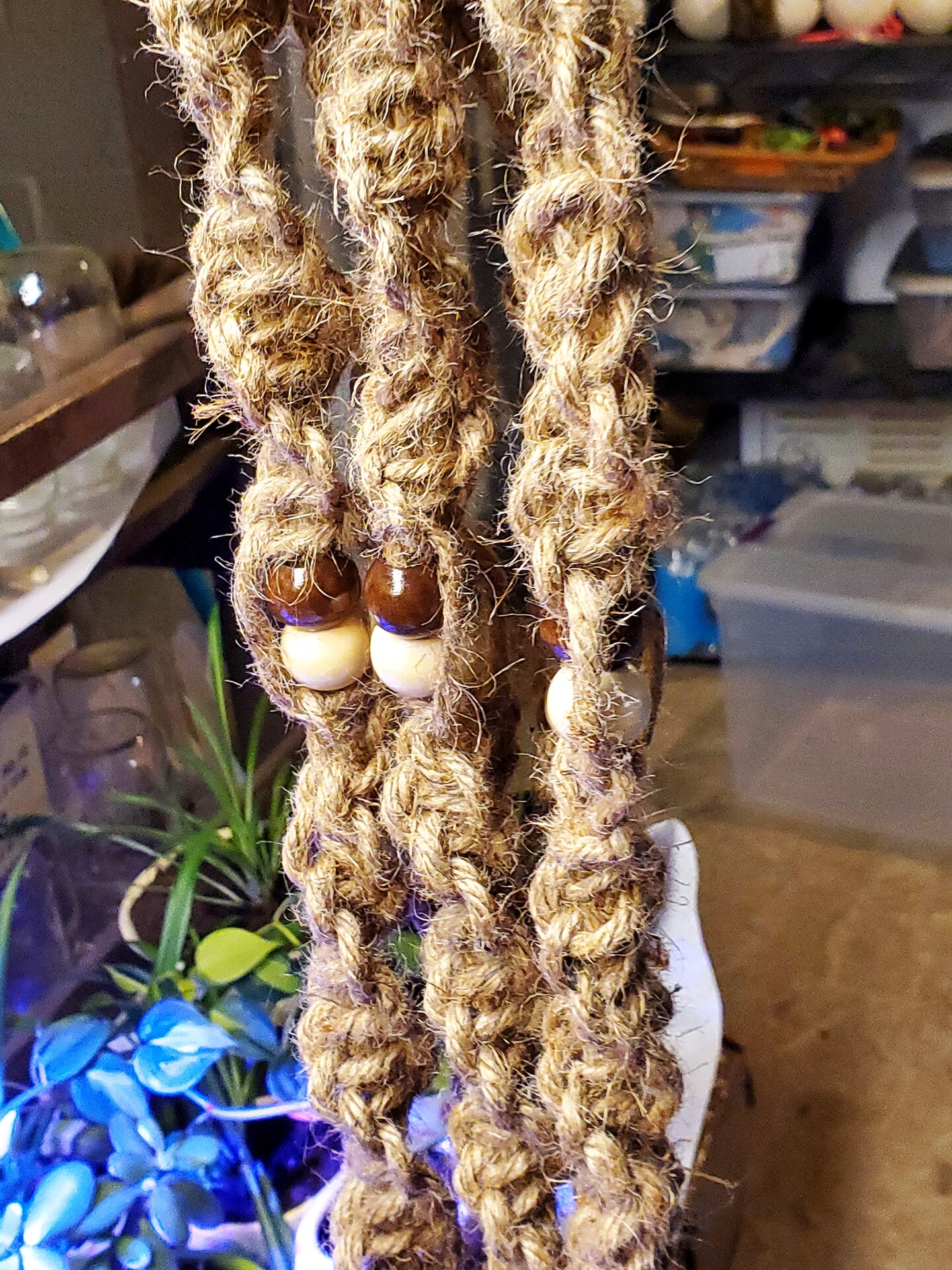 How to Make a Jute Plant Hanger image 3
