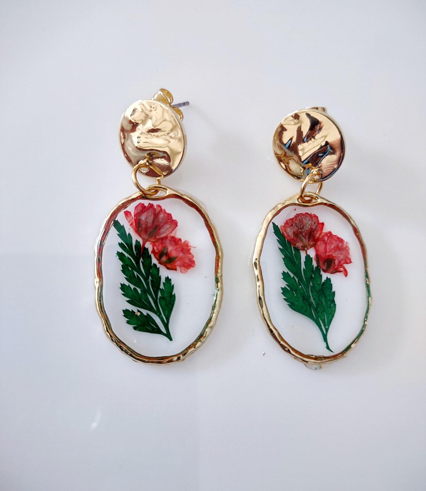 Amazon.com: Pressed Flower Earrings,Handmade Floral Earrings for  Women,Unique Pressed Lobelia Erinus Flower Earrings,Resin Drop Dangle Plant  Earrings, perfect for your birthday party, Christmas, gift giving. :  Handmade Products