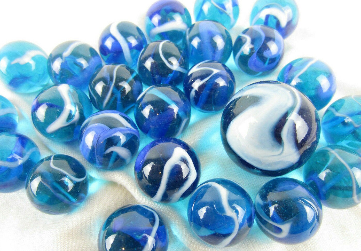 25 Glass Marbles BLUE JAY game pack vtg style Clear Translucent Shooter Swirl