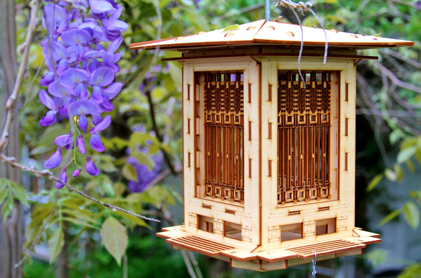 thumbnail image 2 of Midnight Bee Supply Wooden Entrance Feeder For Mason Jar – USA Made – FREE SHIPPING 2 of 3