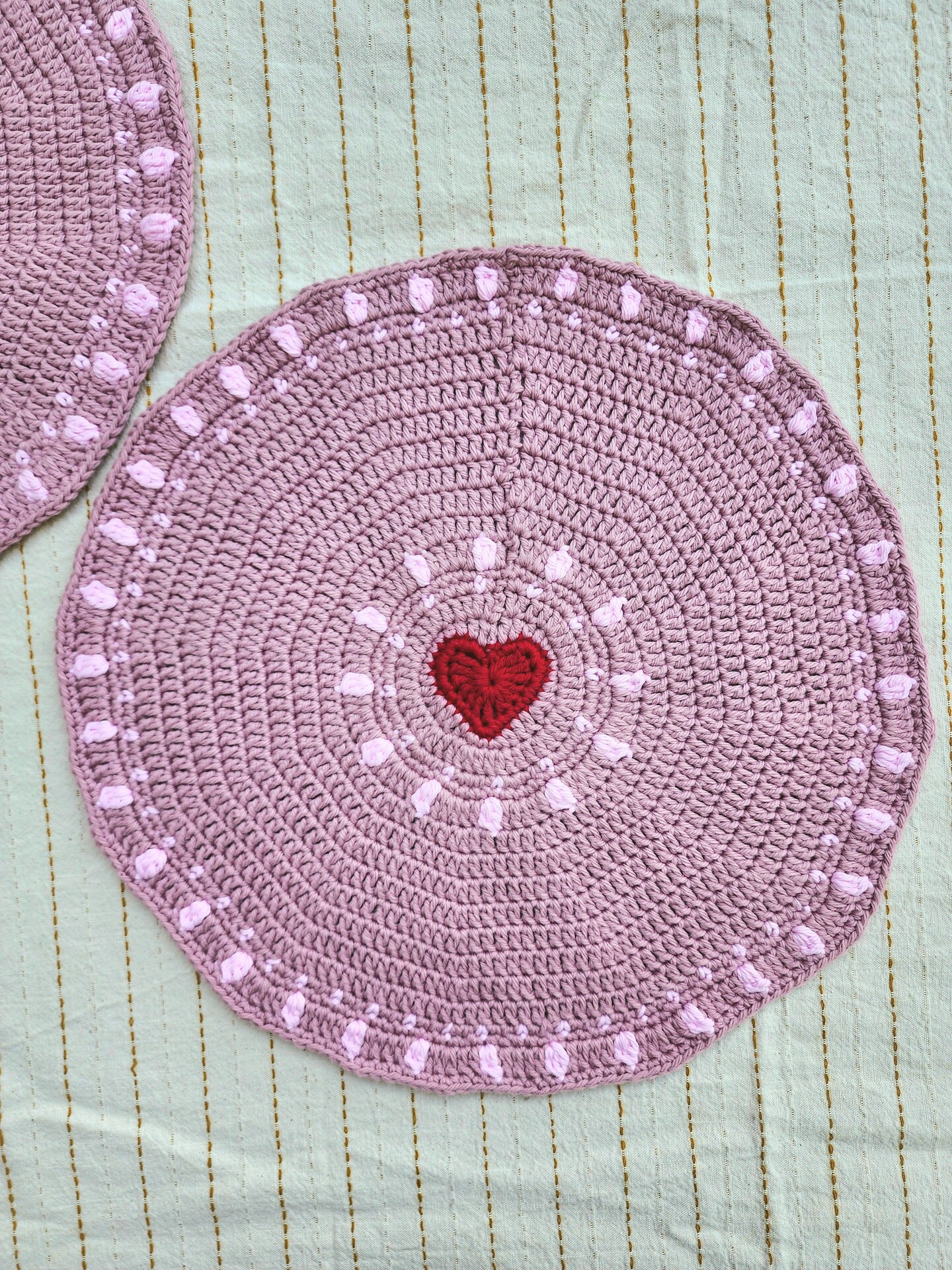 Crochet placemat with heart pattern; cotton placemat as an environmentally friendly present