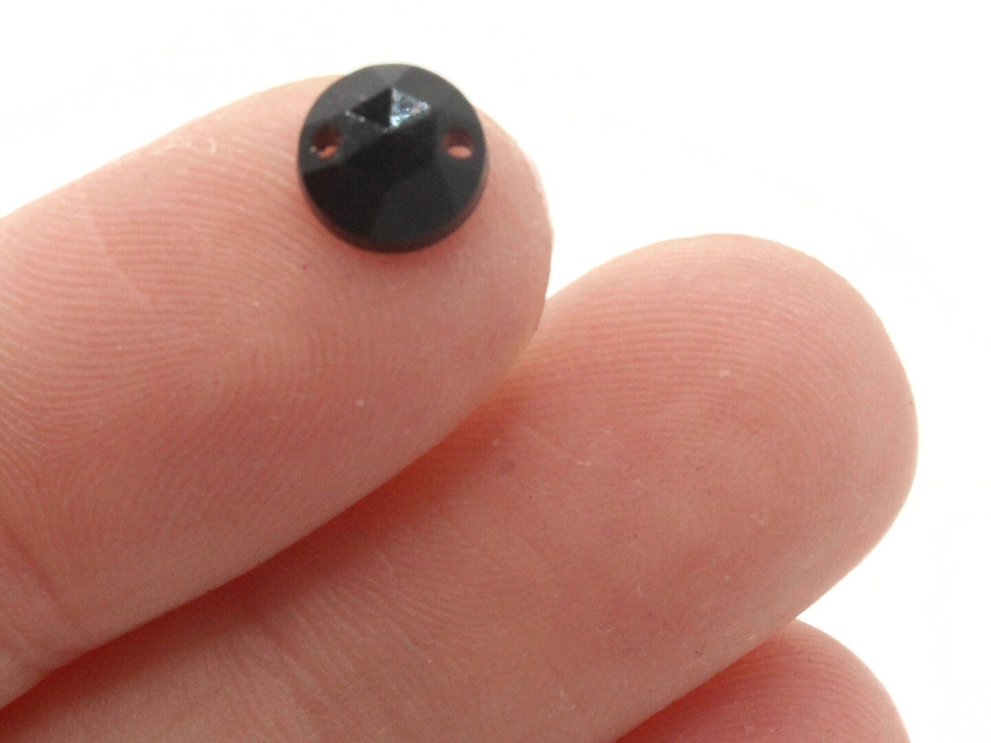 55 7mm Faceted Round Black Sew On Plastic Vintage Cabochons