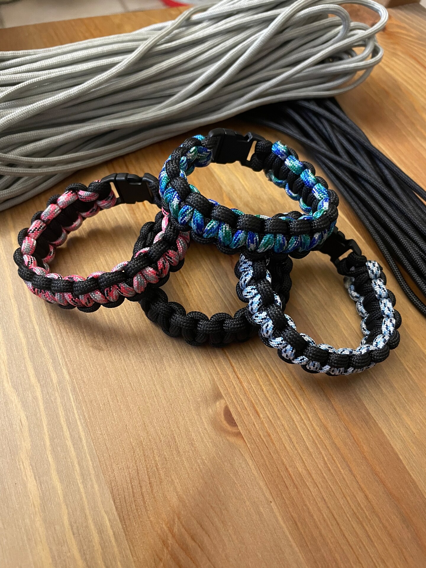Amazon.com: Scout Paracord Cobra Knot Survival Bracelet : Handmade Products