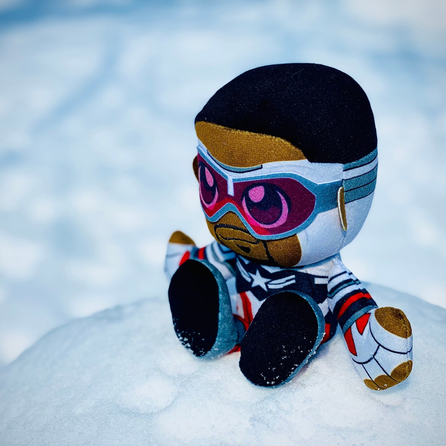 Bleacher Creatures Marvel Captain America (Sam Wilson) 8" Kuricha Sitting Plush