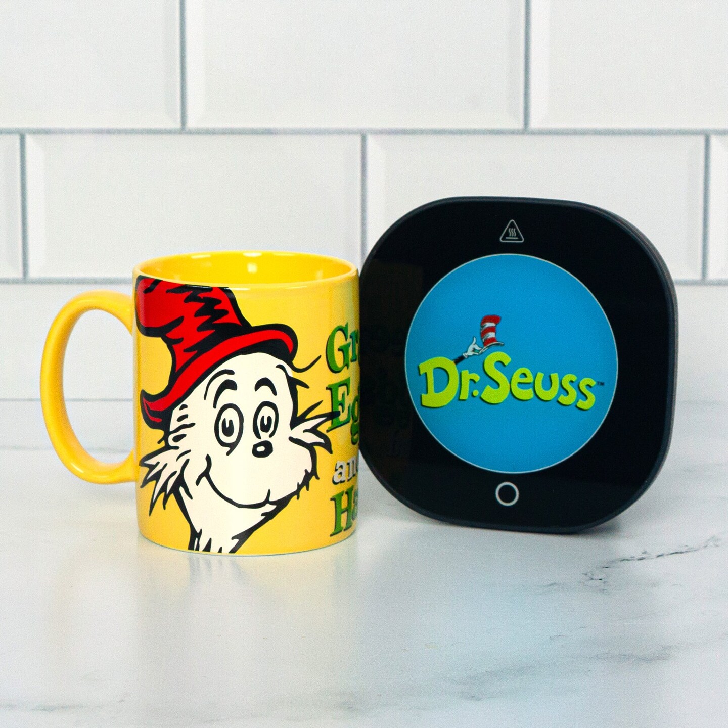 Uncanny Brands Dr. Seuss Green Eggs and Ham Mug with Warmer