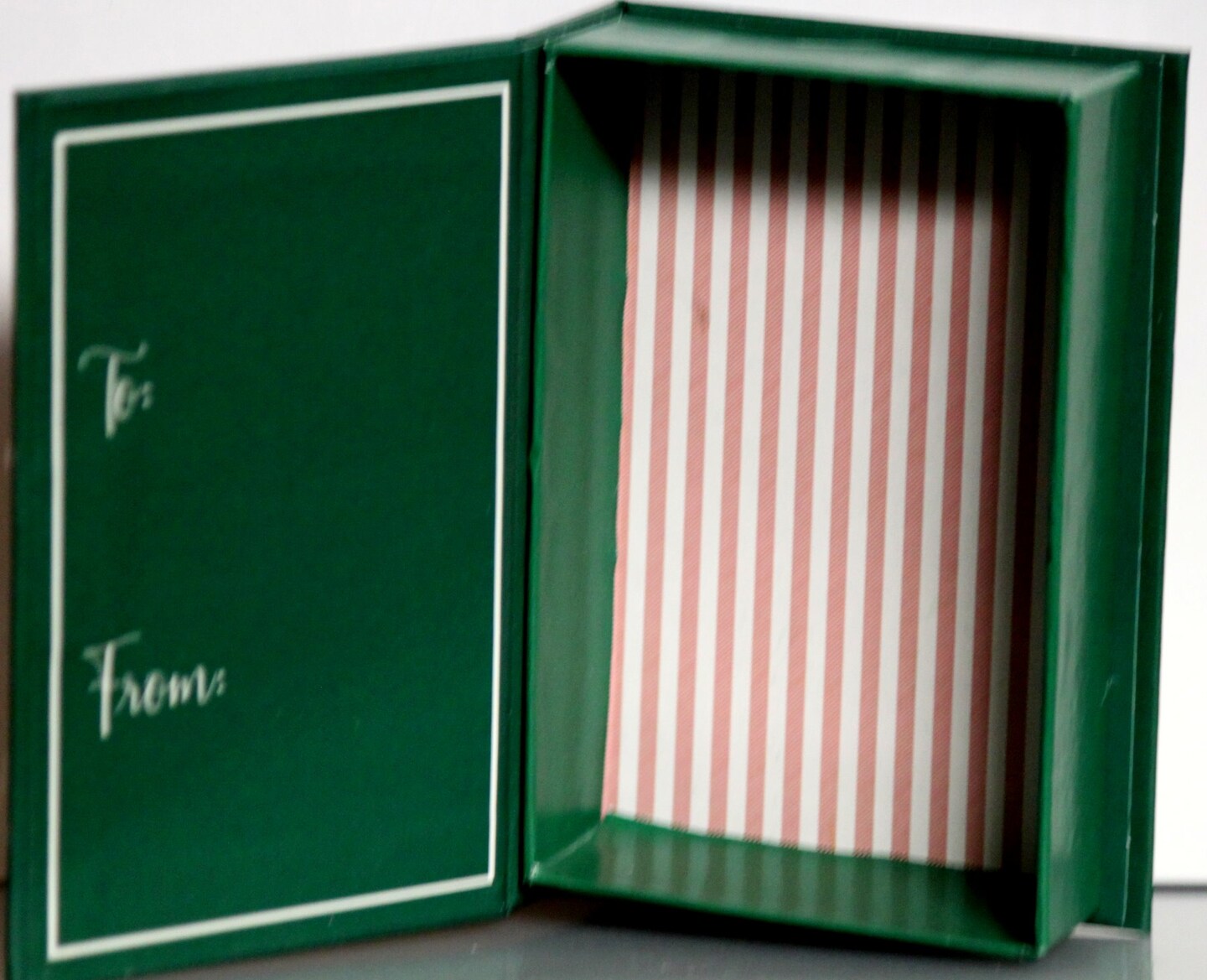 Merry Christmas Mistletoe Jewelry Or Gift Card Box