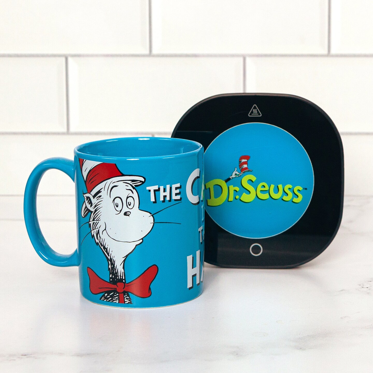 Uncanny Brands Dr. Seuss Cat In The Hat Mug with Warmer