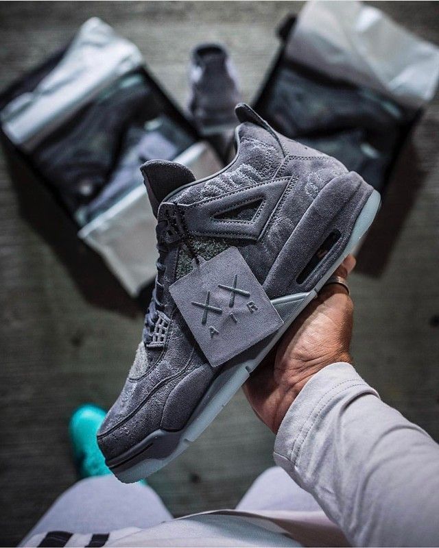 Nike x fashion kaws jordan 4