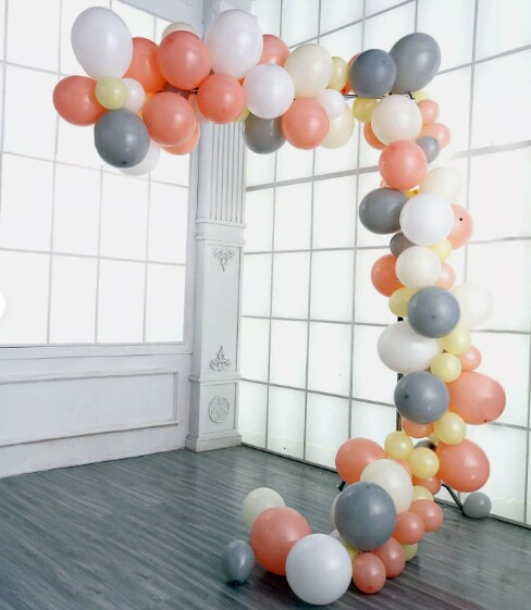 110 Peach Gray White Balloons