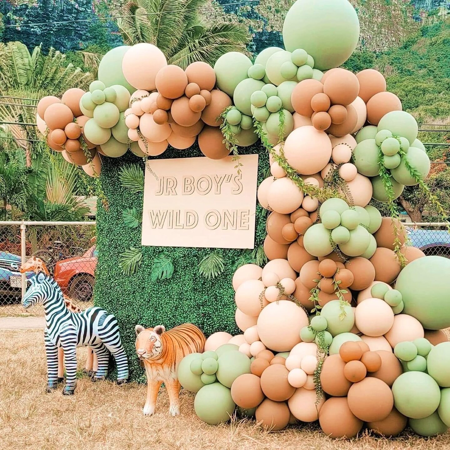 DIY Sage Green Balloon Arch Garland Kit - 137pcs Matte Green Nude Neutral and Brown Balloons for Birthday Teddy Bear Baby Shower Wedding Boho Party Decorations Jungle Safari Woodland Party Supplies