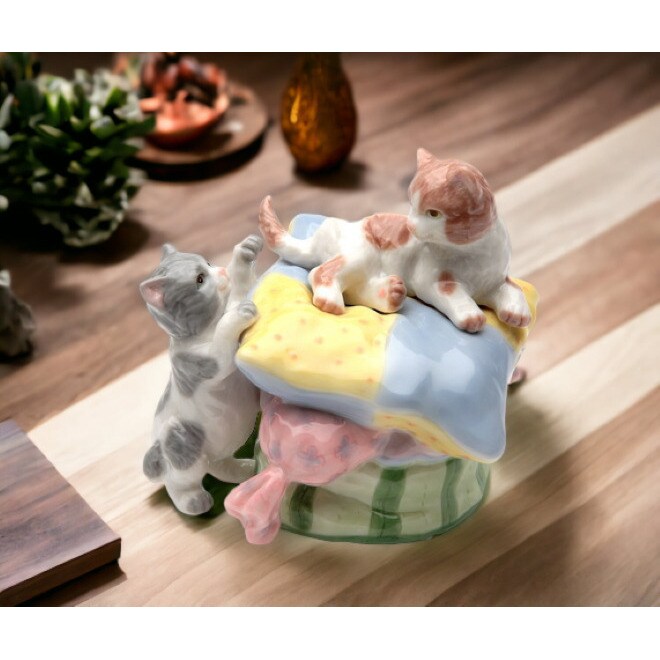 Hand Painted Ceramic Two Kittens At Play Music Box Home D&#xE9;cor Interior Accessory
