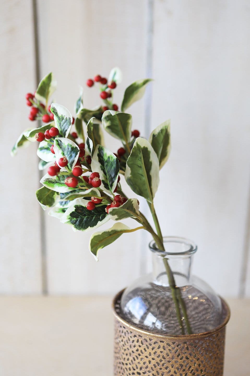 18&#x22; Variegated Faux Holly Stem