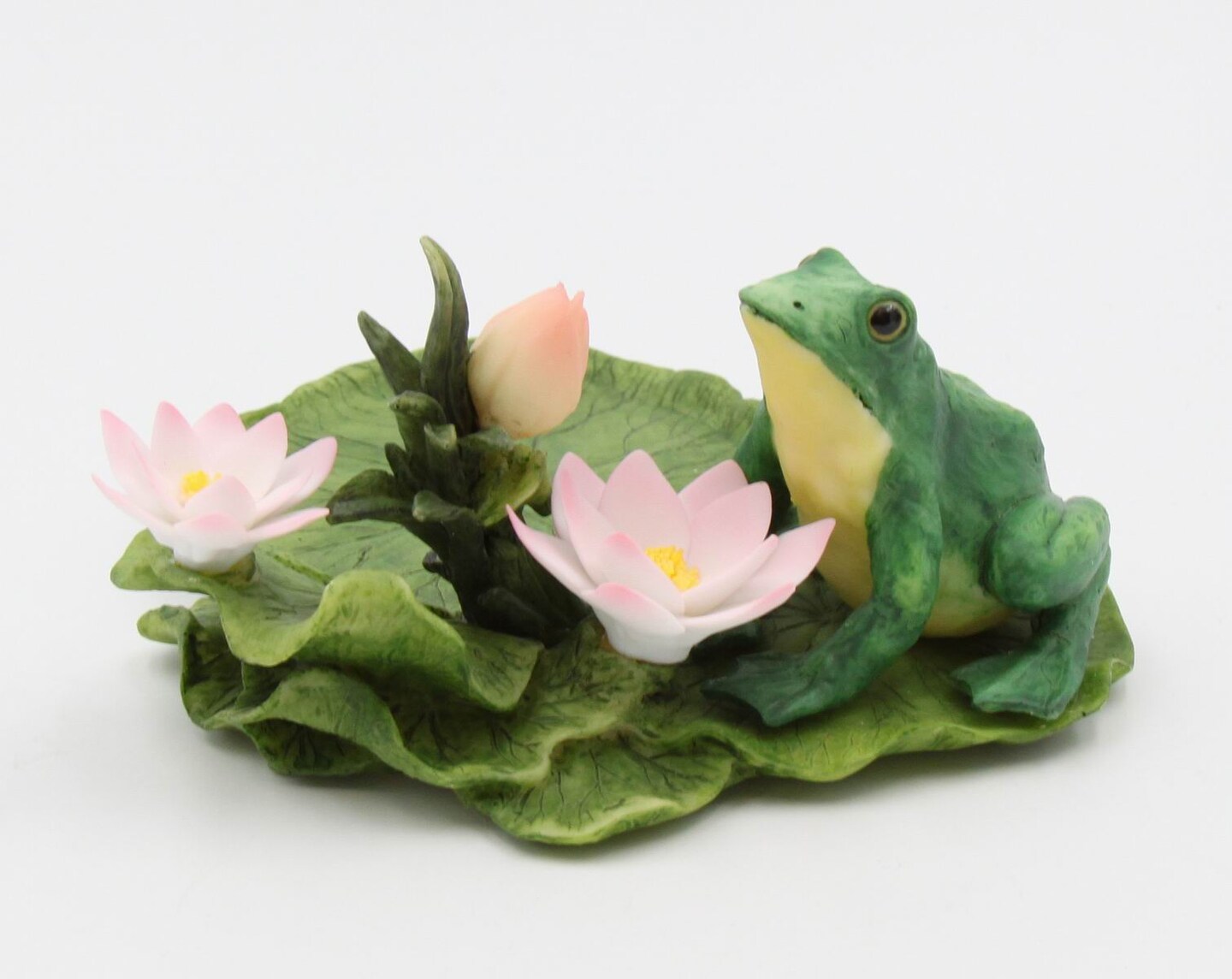 Ceramic Frog with Lotus Flowers Candle Holder, Home D&#xE9;cor, Gift for Her, Mom, Spring D&#xE9;cor, Cottagecore, Nature Lover Gift