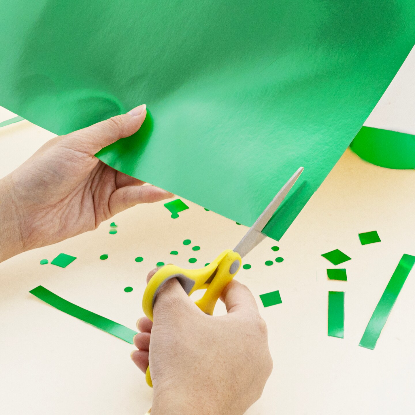 BAZIC 22&#x22; X 28&#x22; Poster Board - Metallic Green
