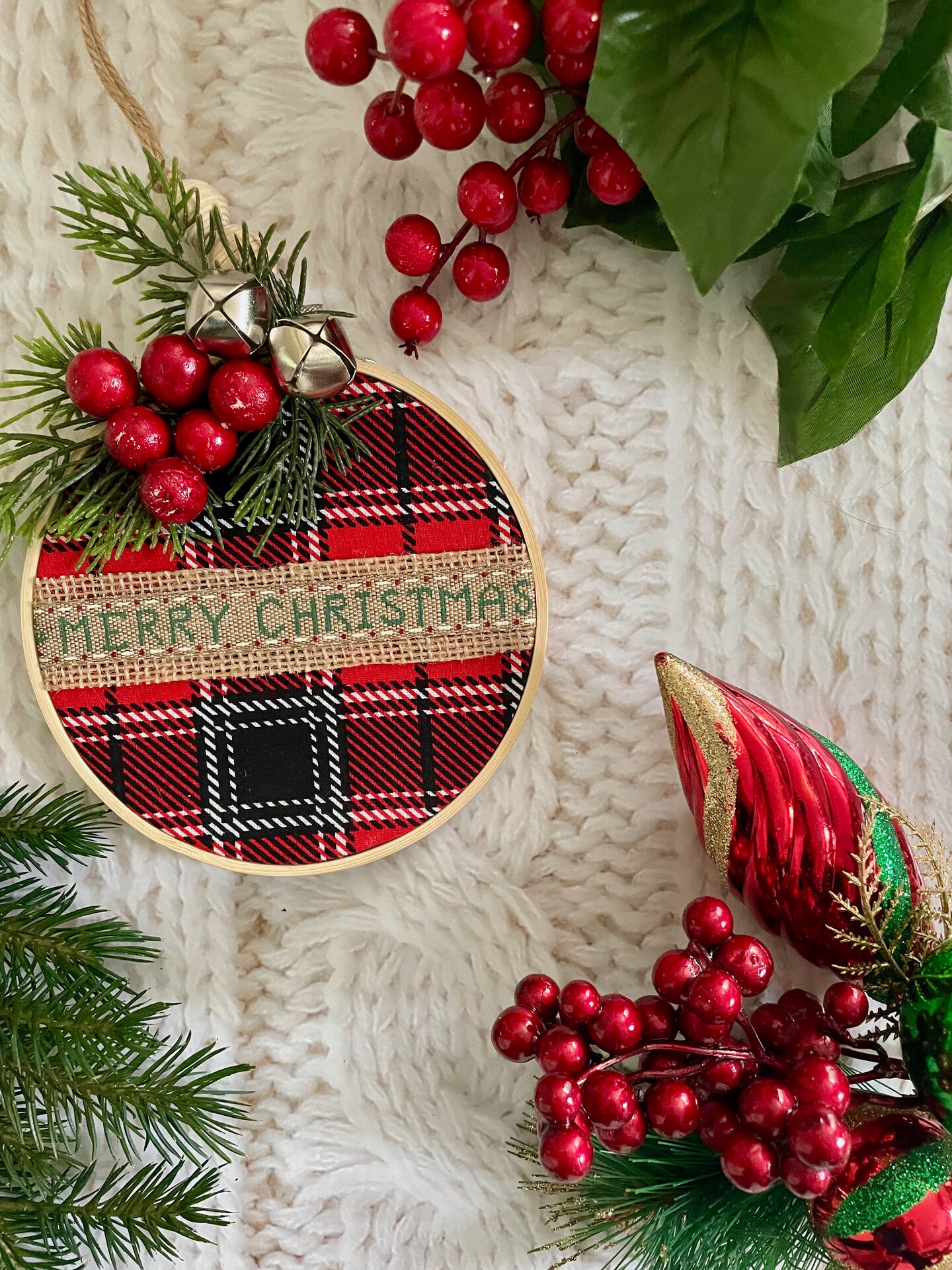 Embroidery Hoop Christmas Ornaments- Buffalo Plaid Ornaments- Christmas Ornaments- Farmhouse Style Christmas Ornaments for Your Tree